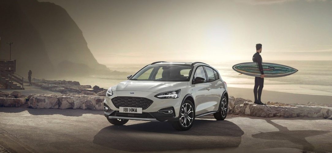 ford-focus-Active-eu-2018_Active-2018_FORD_FOCUS_ACTIVE_34Front_static_surfer-16x9-2160x1215-hero.jpg.renditions.extra-large